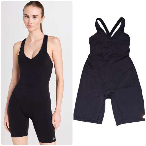 Alo Yoga Airbrush Real Onesie Black V-Neck Crisscross Straps Bodysuit Med NEW - Picture 1 of 14